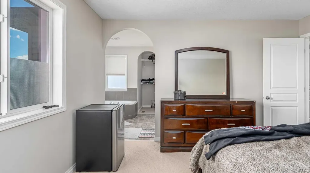 578 Luxstone Landing SW Airdrie AB T4B 0C7