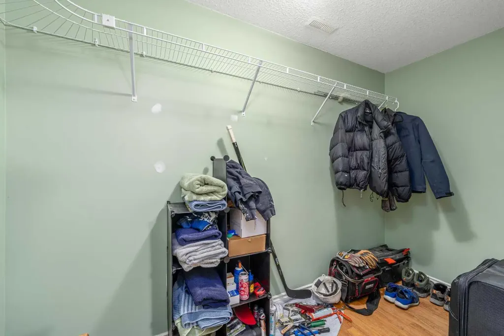 578 Luxstone Landing SW Airdrie AB T4B 0C7