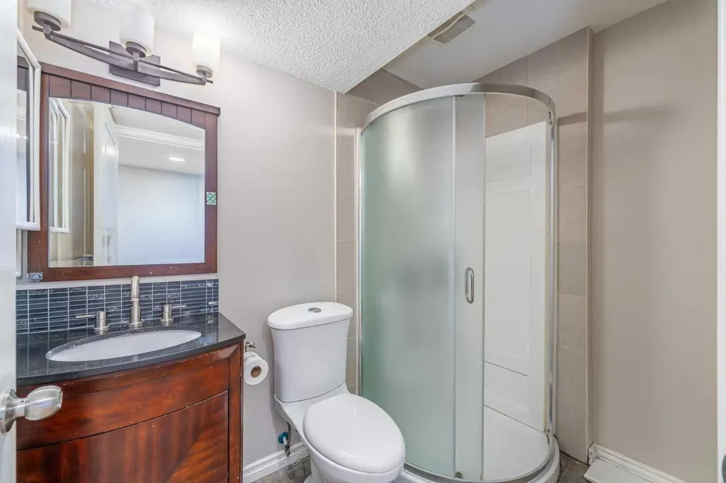578 Luxstone Landing SW Airdrie AB T4B 0C7