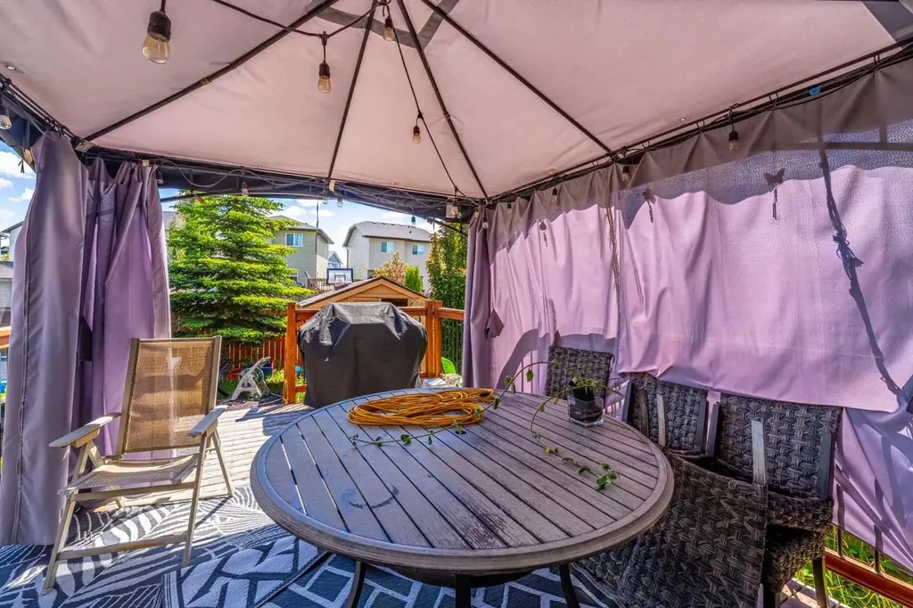 578 Luxstone Landing SW Airdrie AB T4B 0C7