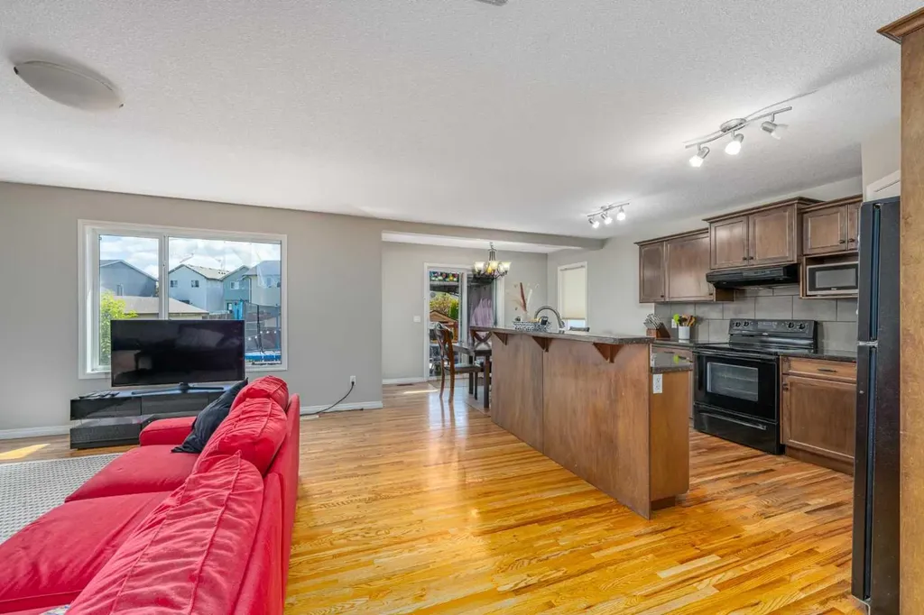 578 Luxstone Landing SW Airdrie AB T4B 0C7