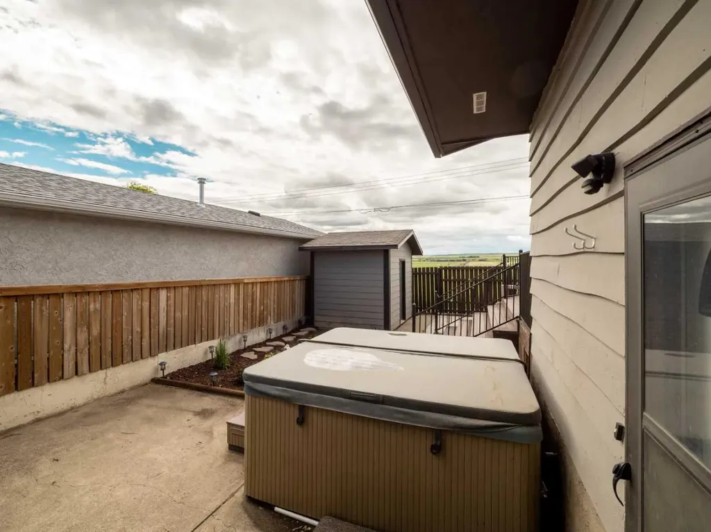 506 10 Street Fort Macleod AB T0L0Z0