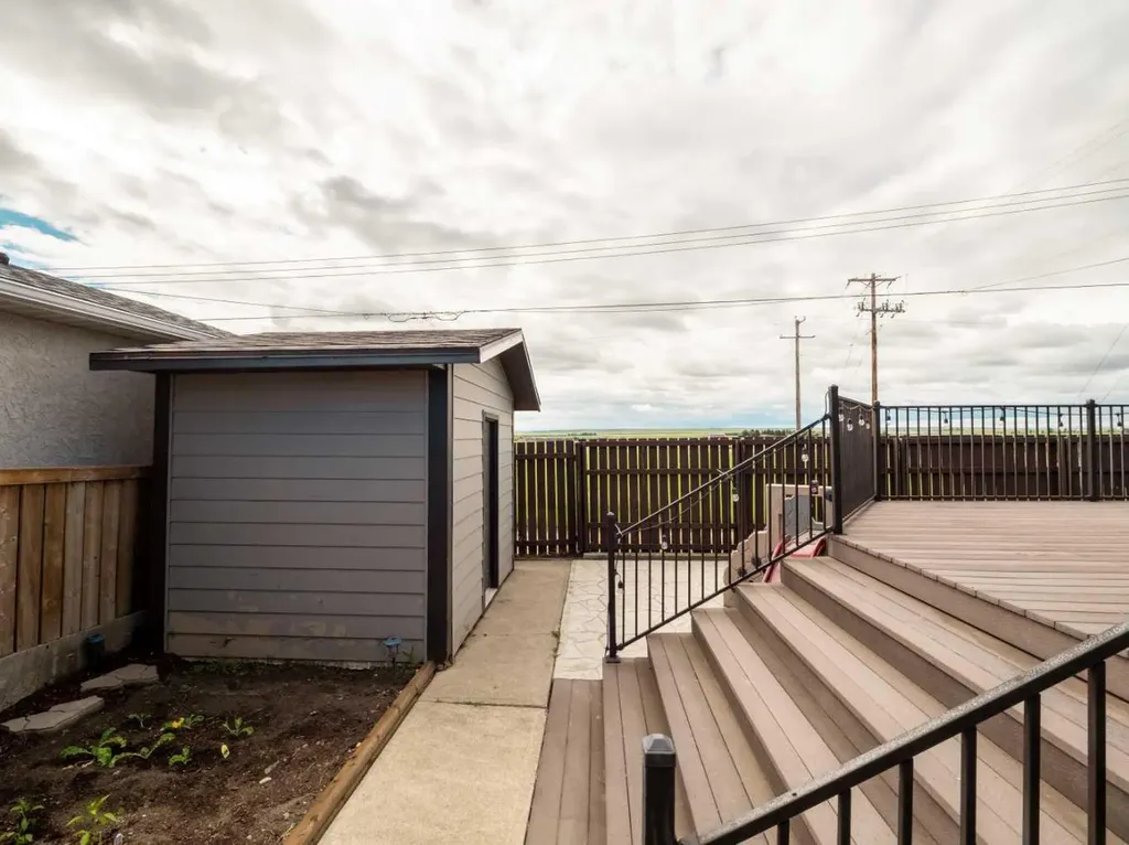 506 10 Street Fort Macleod AB T0L0Z0