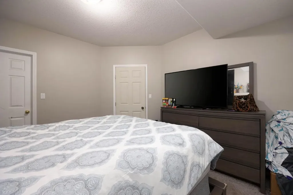 227 Warren Road Fort Mcmurray AB T9H 5J9