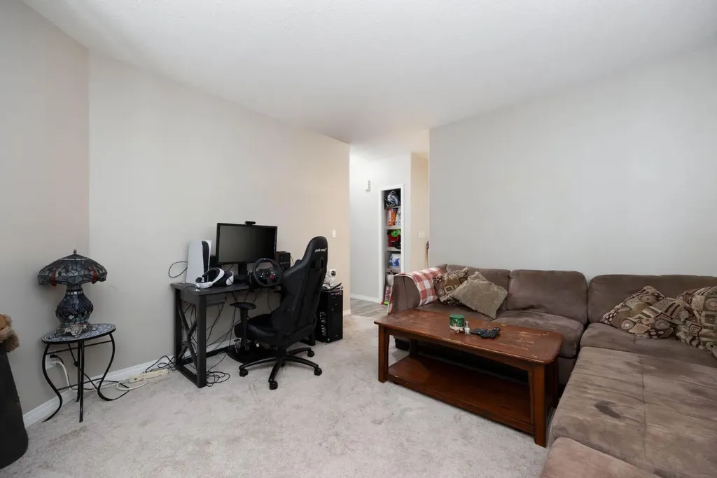 227 Warren Road Fort Mcmurray AB T9H 5J9