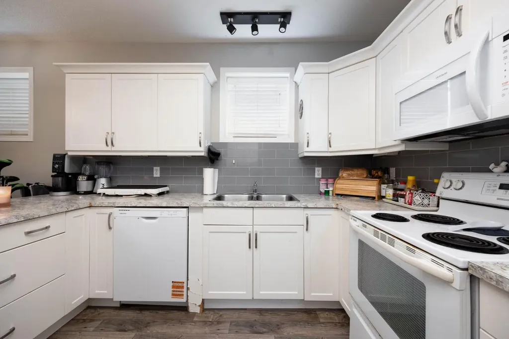 227 Warren Road Fort Mcmurray AB T9H 5J9