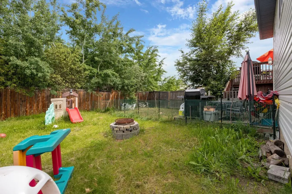 227 Warren Road Fort Mcmurray AB T9H 5J9