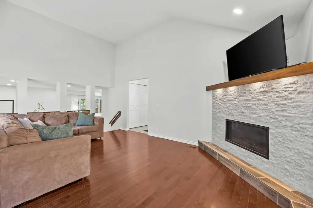 151 Ranchview Place NW Calgary AB T3G 1H7