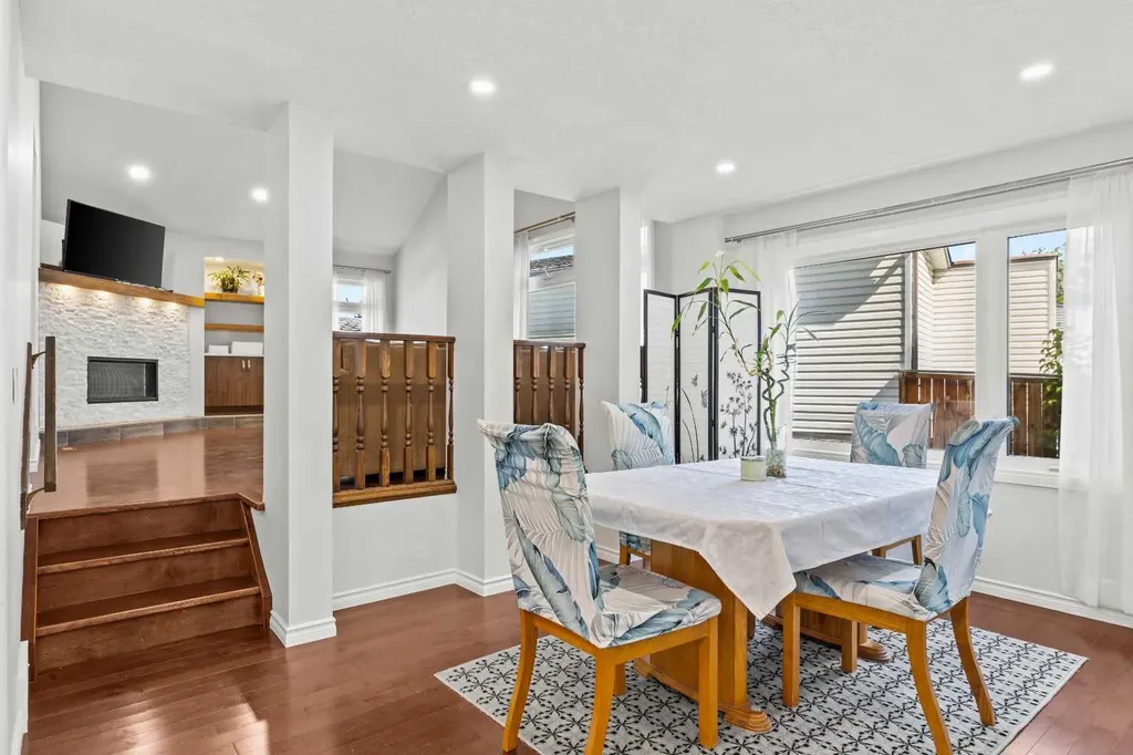 151 Ranchview Place NW Calgary AB T3G 1H7