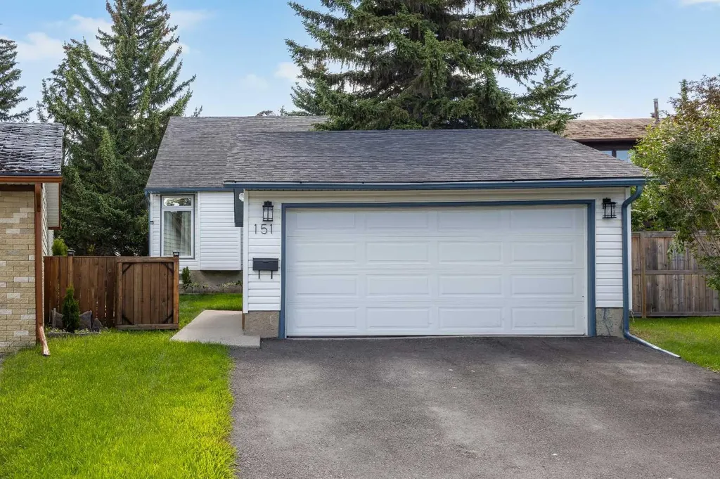 151 Ranchview Place NW Calgary AB T3G 1H7