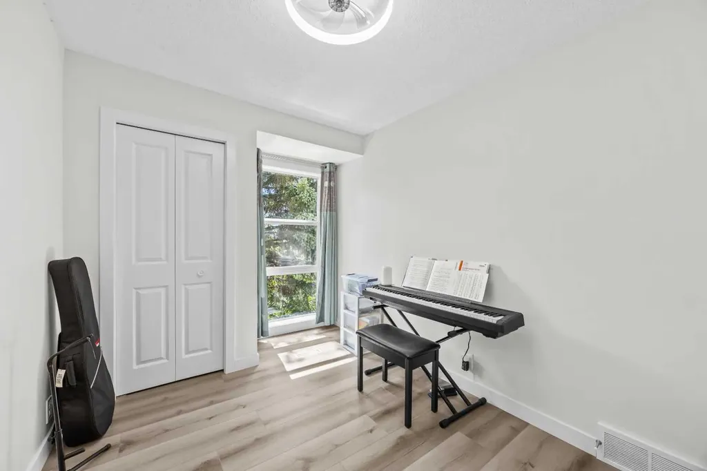 151 Ranchview Place NW Calgary AB T3G 1H7