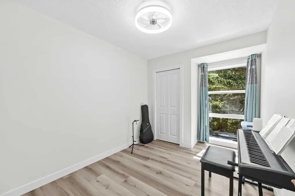 151 Ranchview Place NW Calgary AB T3G 1H7