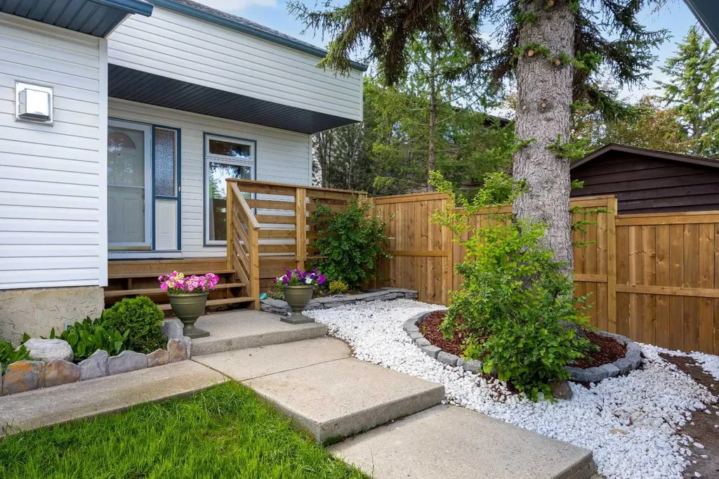 151 Ranchview Place NW Calgary AB T3G 1H7