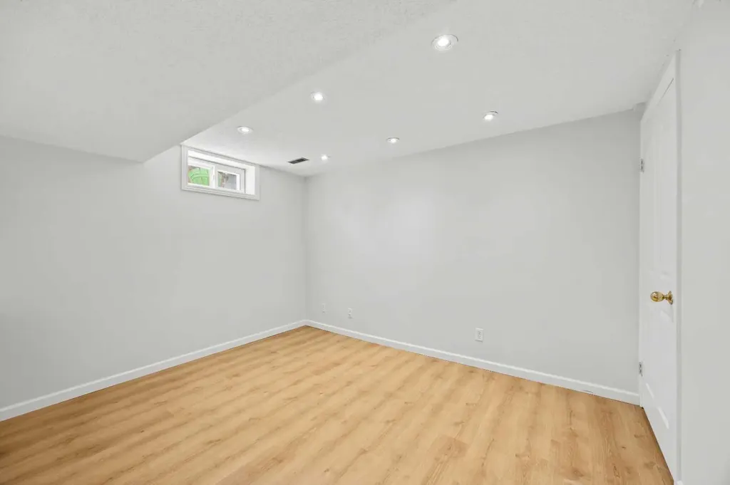 151 Ranchview Place NW Calgary AB T3G 1H7