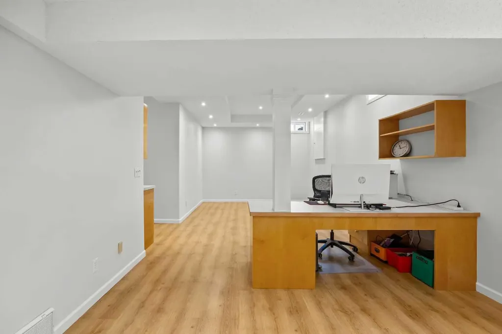 151 Ranchview Place NW Calgary AB T3G 1H7