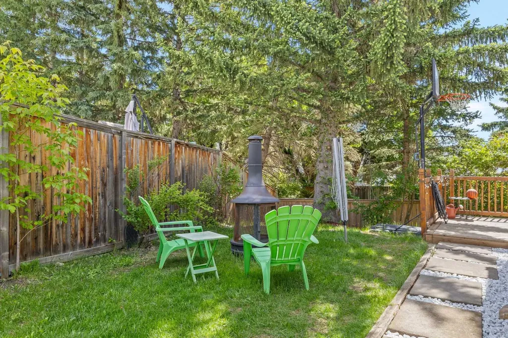 151 Ranchview Place NW Calgary AB T3G 1H7