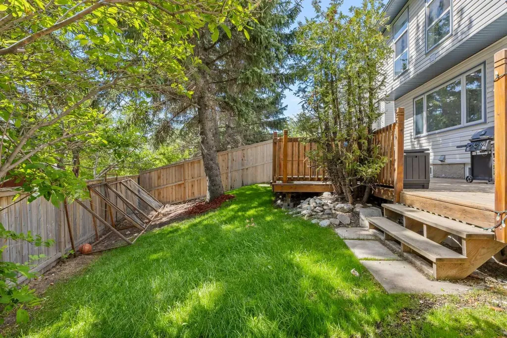 151 Ranchview Place NW Calgary AB T3G 1H7