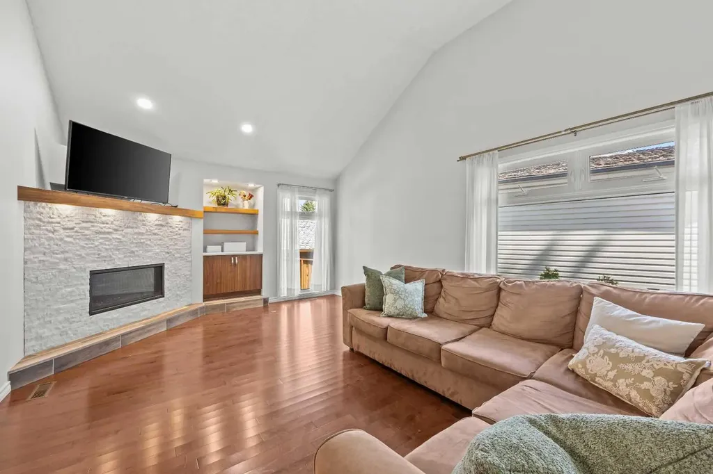 151 Ranchview Place NW Calgary AB T3G 1H7