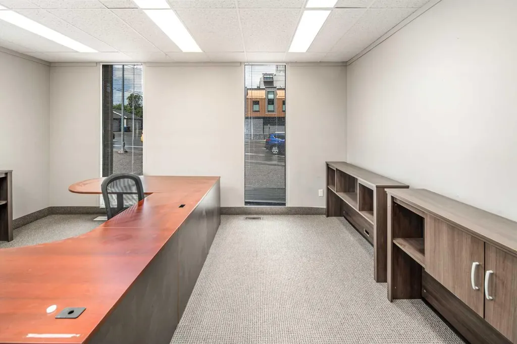 625 14 Street NW Calgary AB T2N 2A1