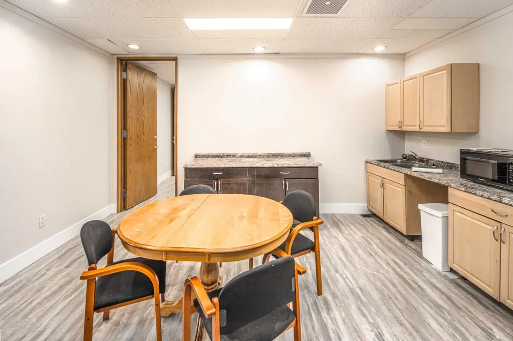 625 14 Street NW Calgary AB T2N 2A1