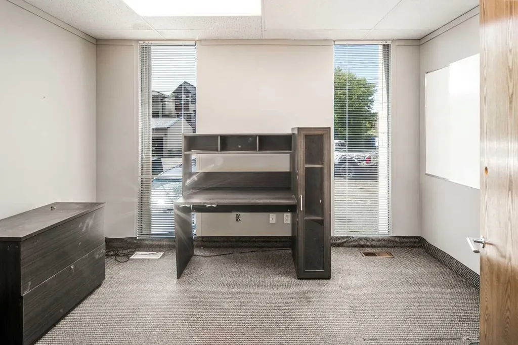 625 14 Street NW Calgary AB T2N 2A1