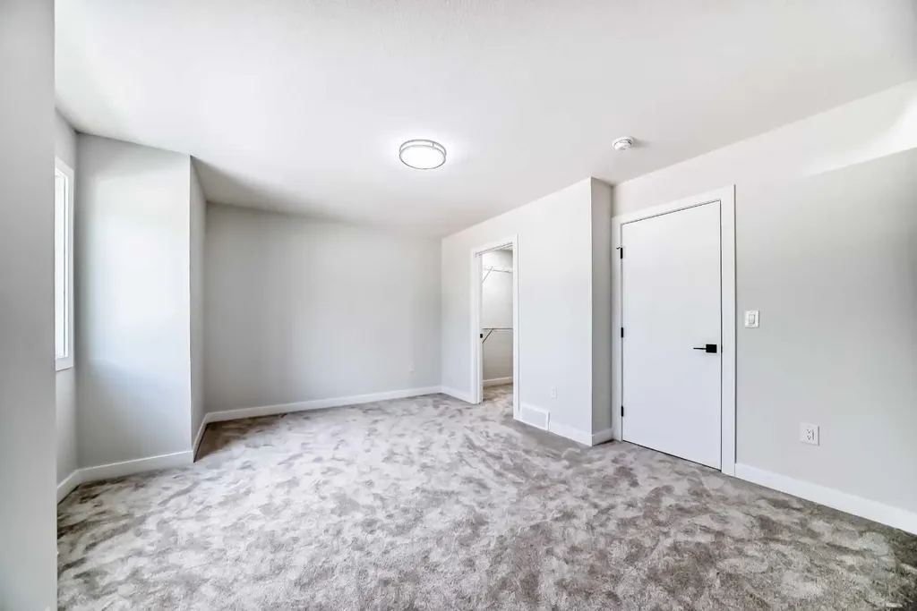 6305 62 Street NW Calgary AB T3B 2C4