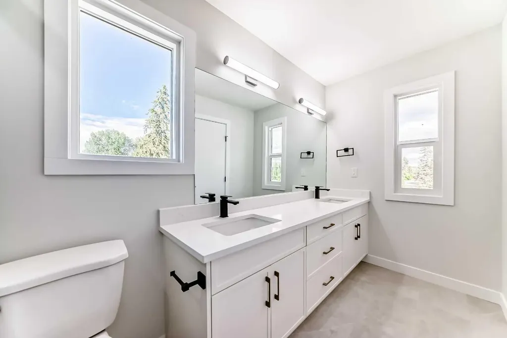 6305 62 Street NW Calgary AB T3B 2C4