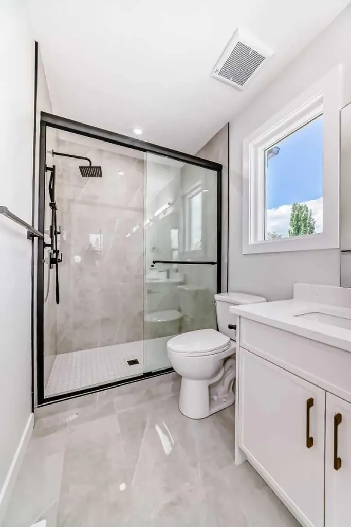 6305 62 Street NW Calgary AB T3B 2C4