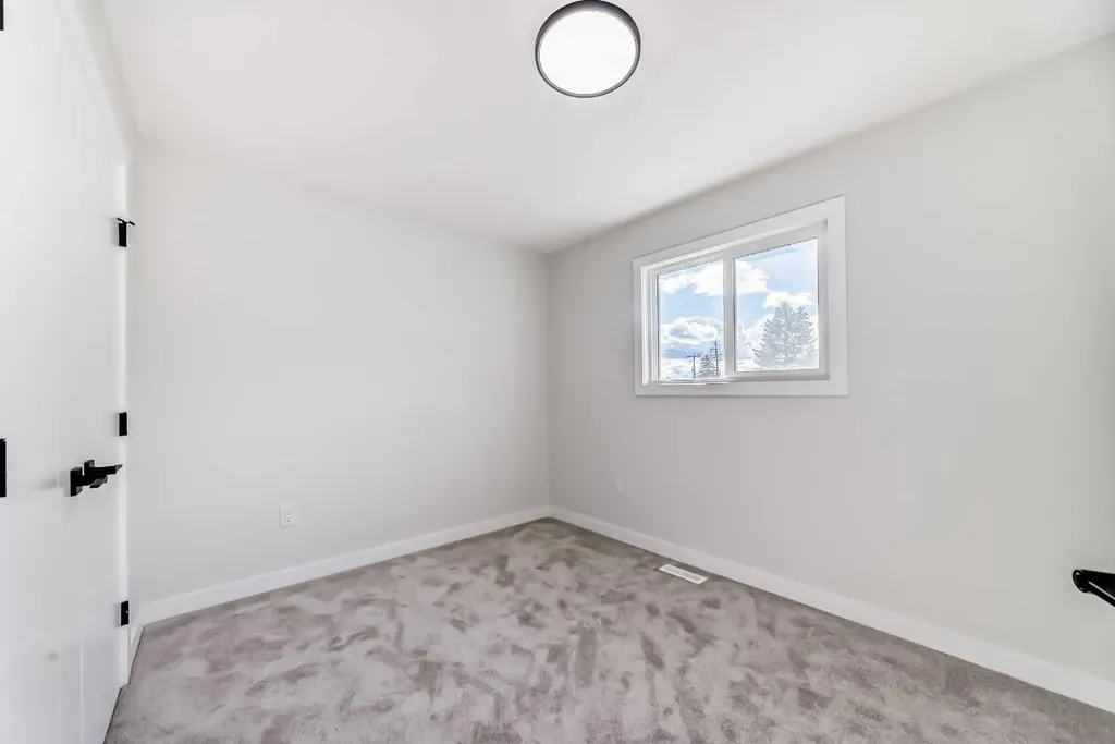 6305 62 Street NW Calgary AB T3B 2C4