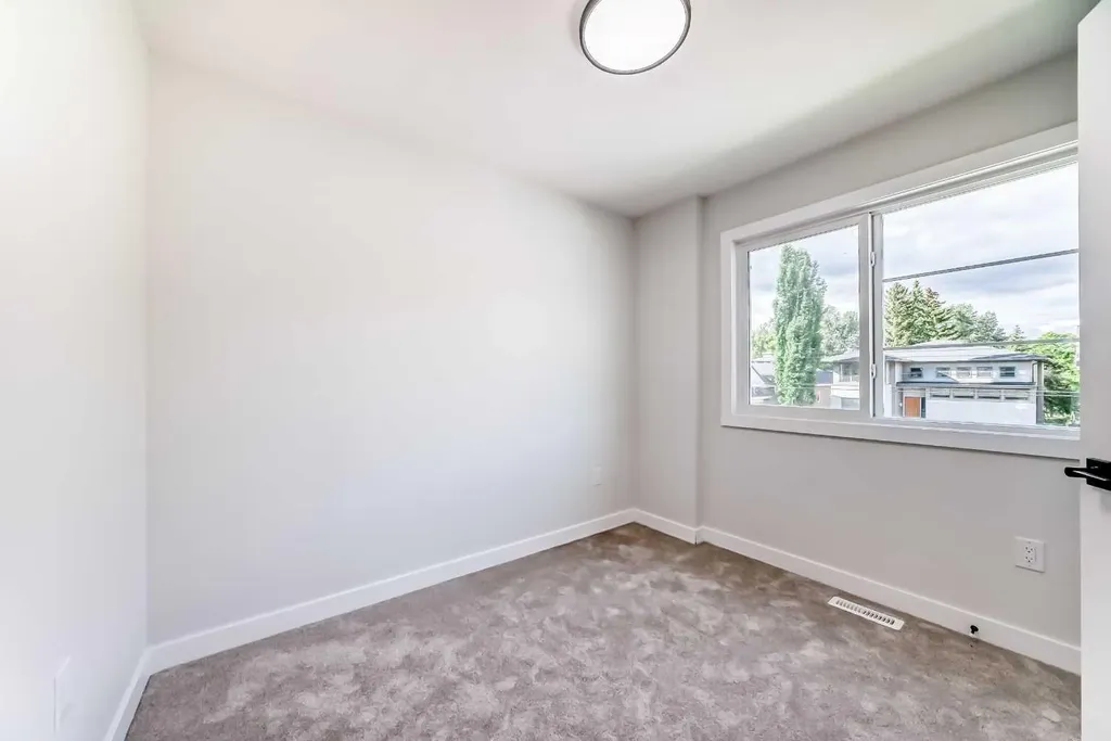 6305 62 Street NW Calgary AB T3B 2C4