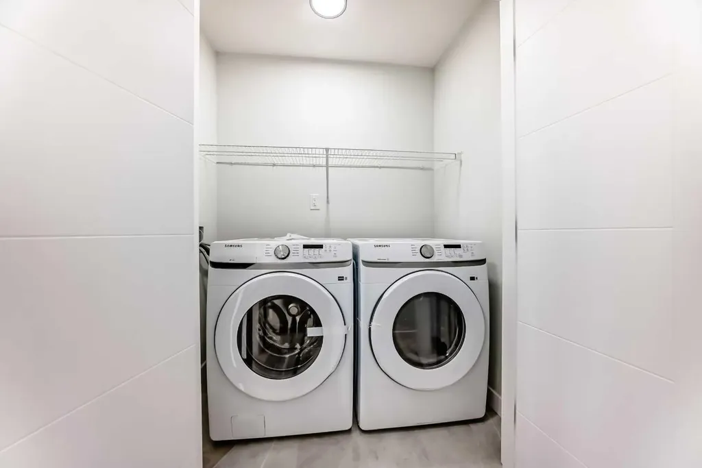 6305 62 Street NW Calgary AB T3B 2C4