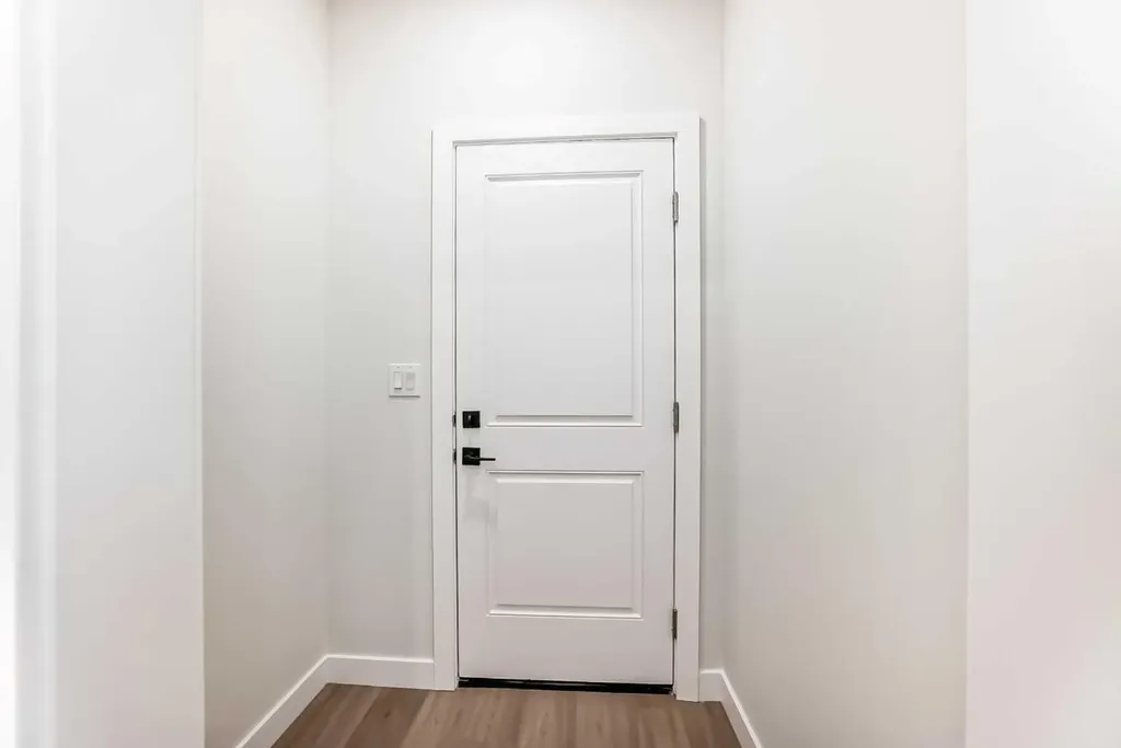 6305 62 Street NW Calgary AB T3B 2C4