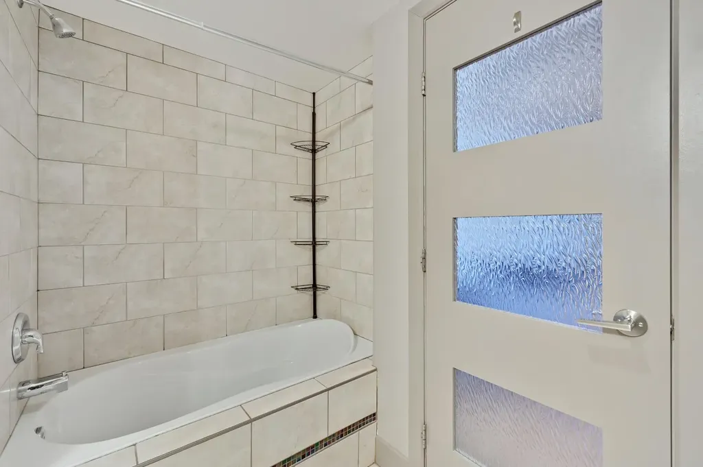 410 1 Avenue NE Calgary AB T2E 0B4