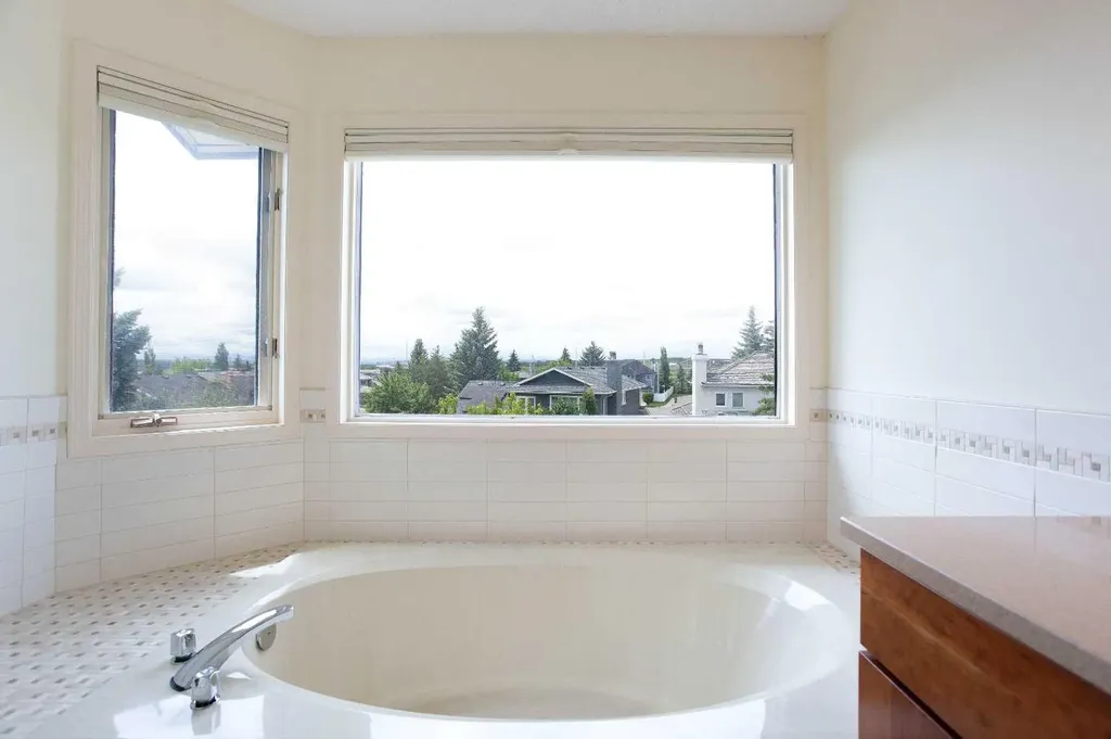 561 Woodbine Boulevard SW Calgary AB T2W 4P5