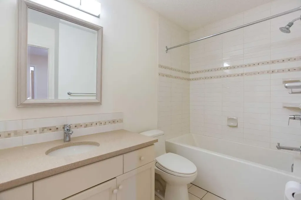561 Woodbine Boulevard SW Calgary AB T2W 4P5