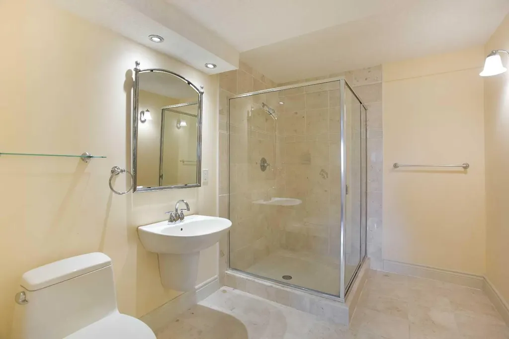 561 Woodbine Boulevard SW Calgary AB T2W 4P5