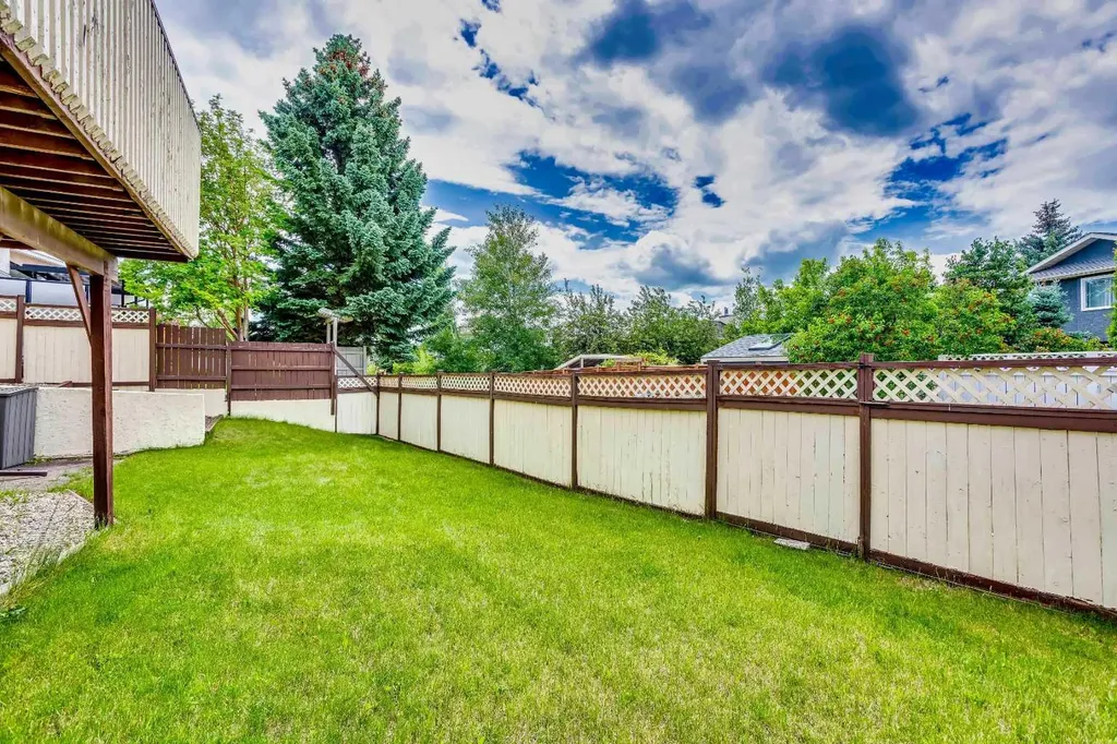561 Woodbine Boulevard SW Calgary AB T2W 4P5