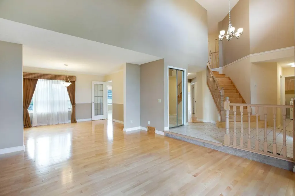 561 Woodbine Boulevard SW Calgary AB T2W 4P5