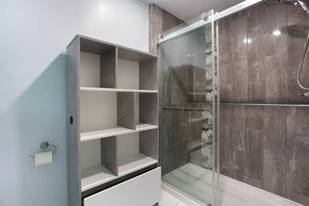 3627 Cedarille Drive SW Calgary AB T2W 3J5