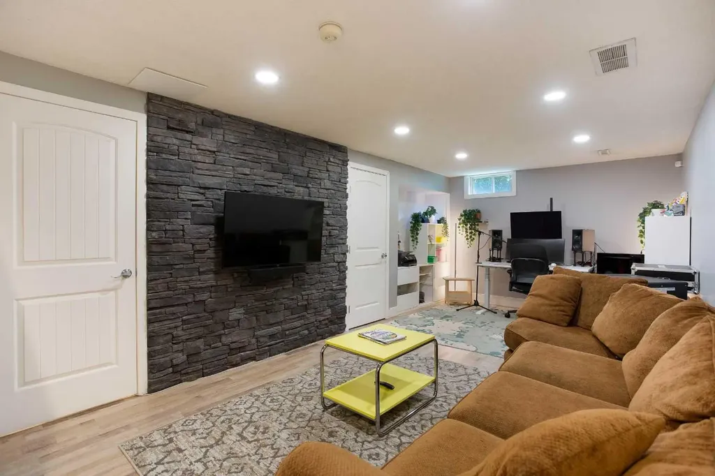 56 Deersaxon Circle SE Calgary AB T2J 6R5
