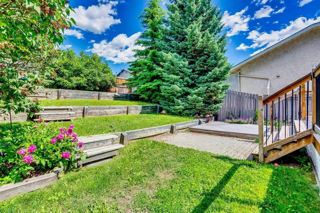 56 Deersaxon Circle SE Calgary AB T2J 6R5