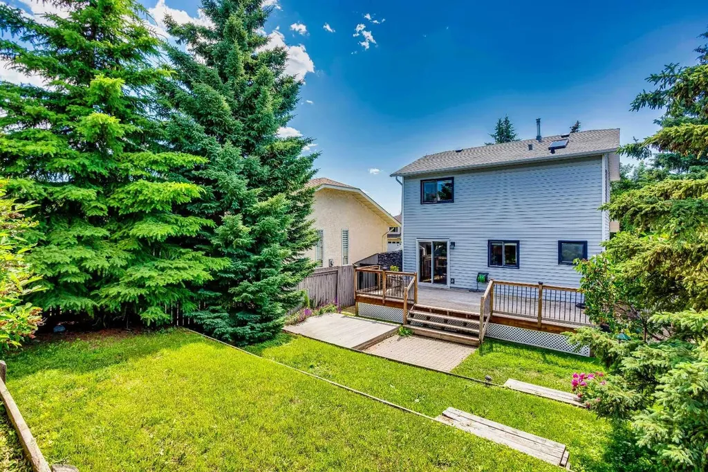 56 Deersaxon Circle SE Calgary AB T2J 6R5
