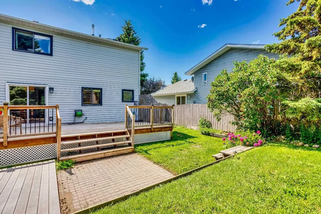 56 Deersaxon Circle SE Calgary AB T2J 6R5