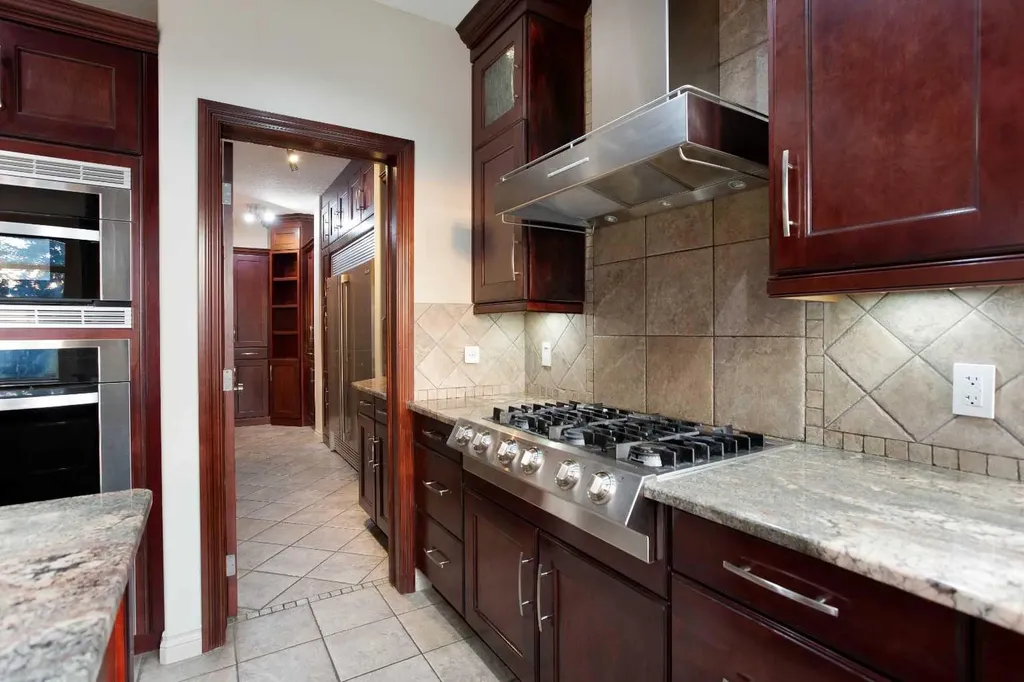 135 Coopers Hill SW Airdrie AB T4B 3B8
