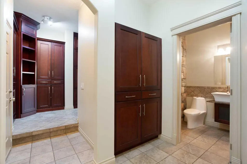 135 Coopers Hill SW Airdrie AB T4B 3B8