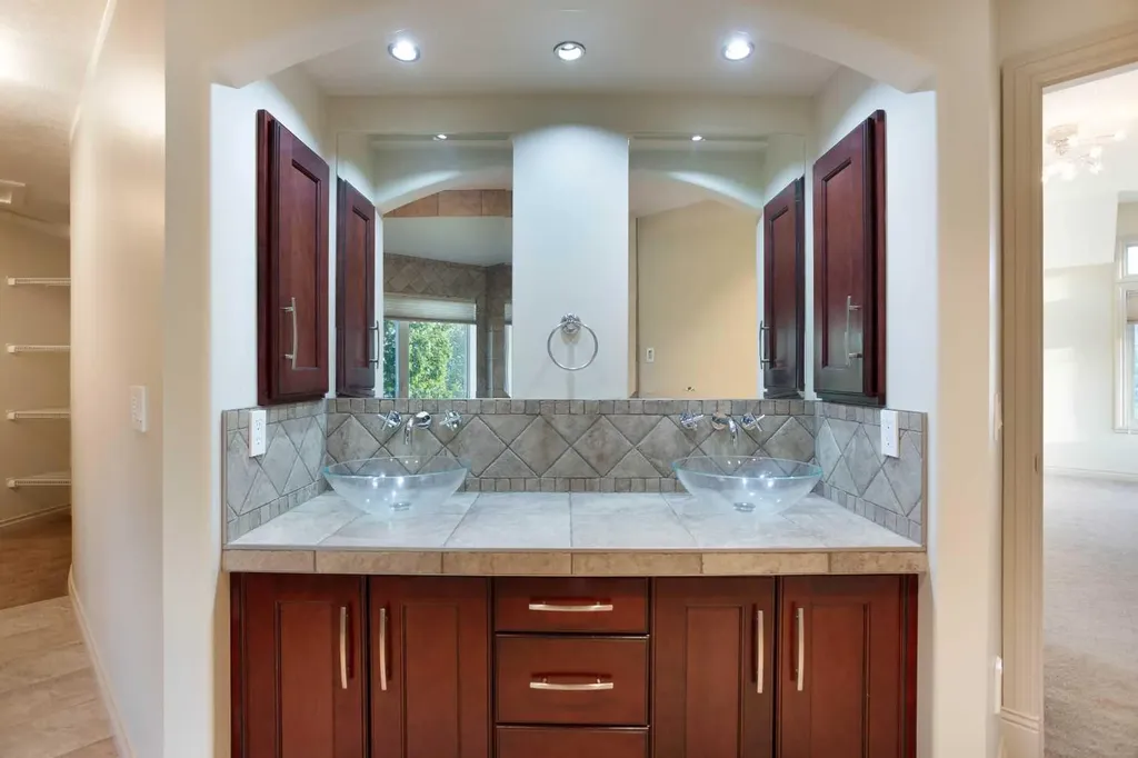 135 Coopers Hill SW Airdrie AB T4B 3B8