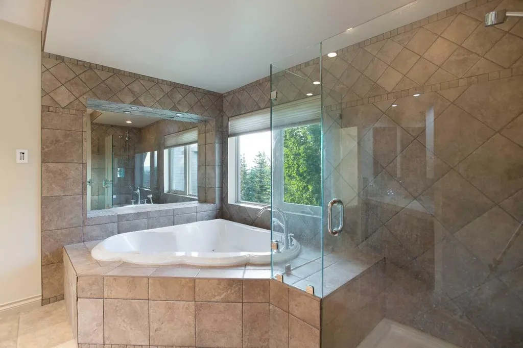 135 Coopers Hill SW Airdrie AB T4B 3B8