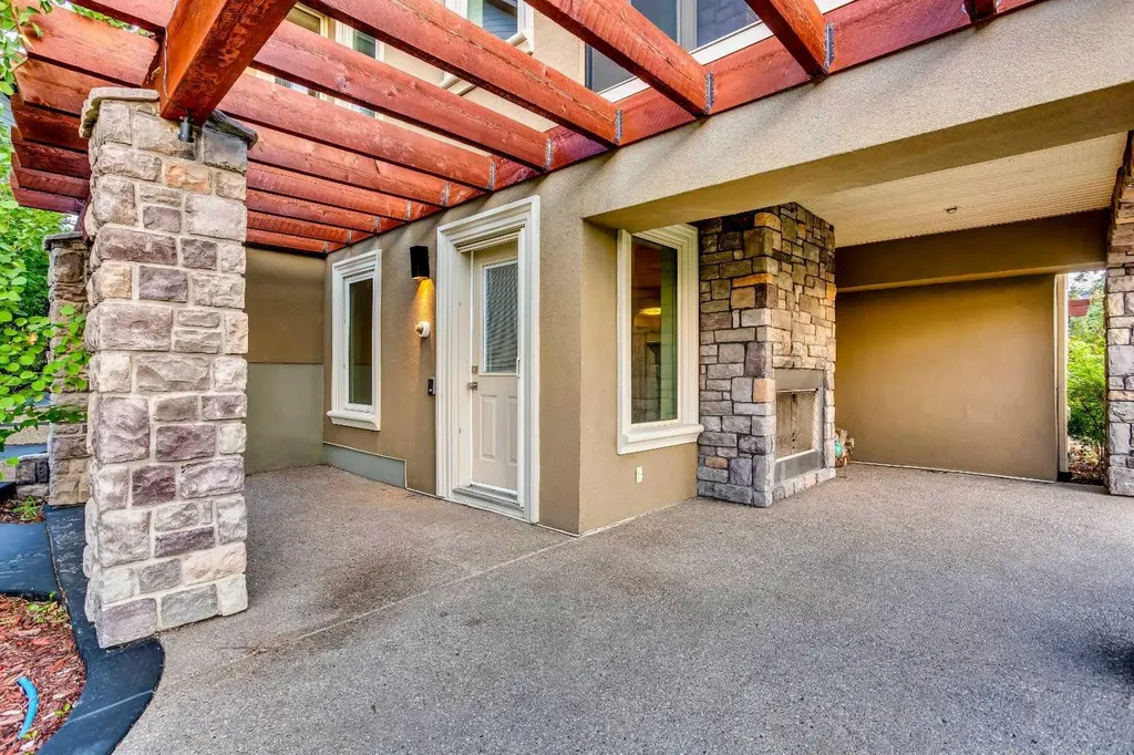 135 Coopers Hill SW Airdrie AB T4B 3B8