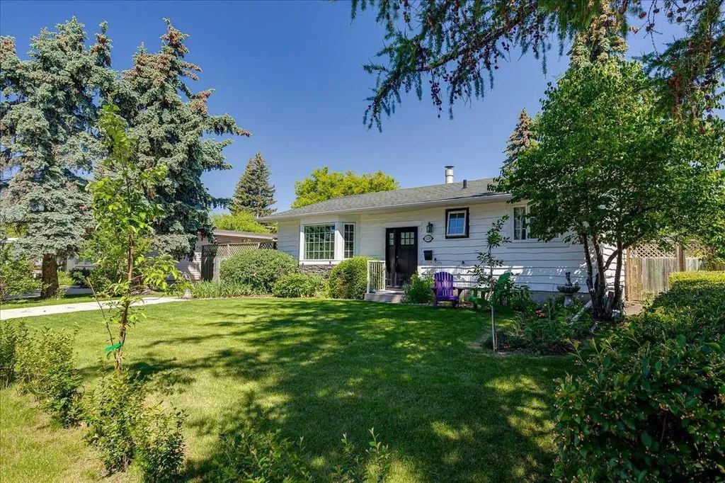 109 Selkirk Boulevard Red Deer AB T4N 0G8