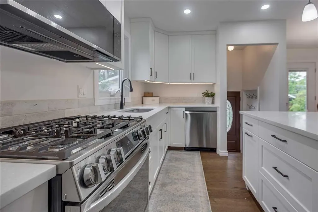 109 Selkirk Boulevard Red Deer AB T4N 0G8
